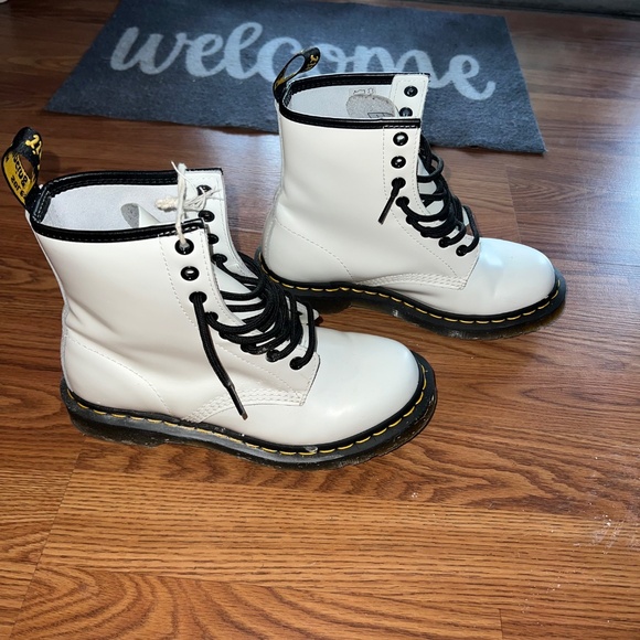 Size 7 White Dr. Martens - Picture 3 of 6